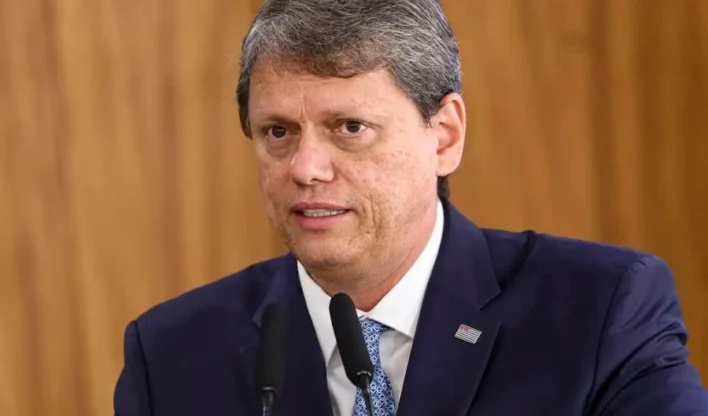 Tarcísio admite disputar Presidência em 2030 e descarta volta de Kassab
